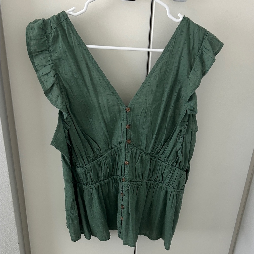 Old Navy Green Ruffle V-Neck Button-Front Women’s Top